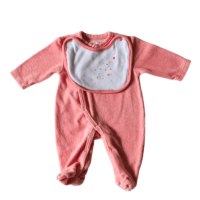 Pyjama velours rose avec bavoir intégré BRIOCHE – 0M